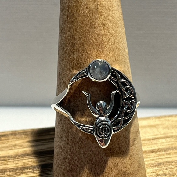 925 STERLING SILVER RAINBOW MOONSTONE GODDESS MOON RING SIZE 8.75 - Picture 6 of 6